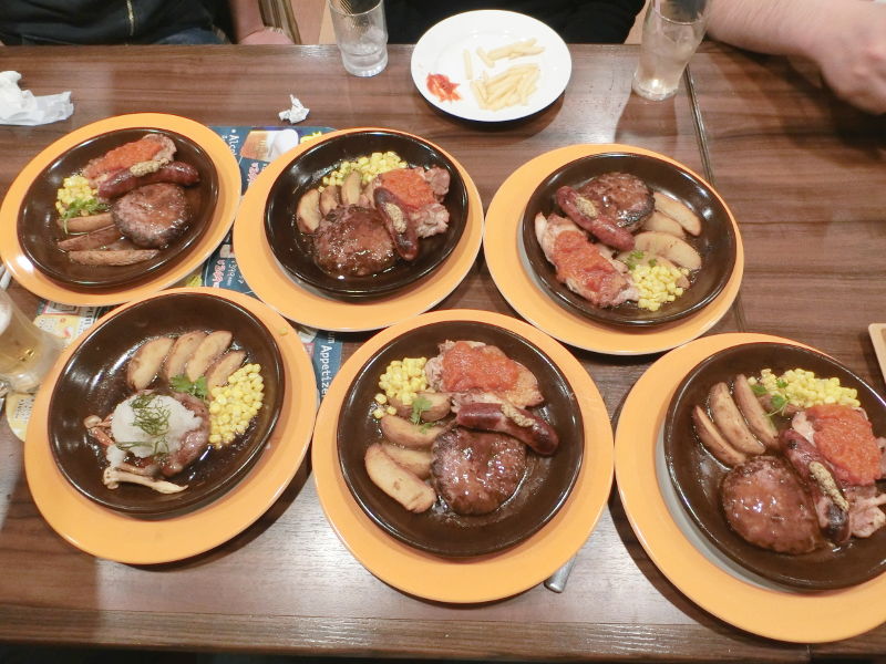 撤収後の夜はファミレスでハンバーグ祭り♥ 撤収後の夜はファミレスでハンバーグ祭り♥