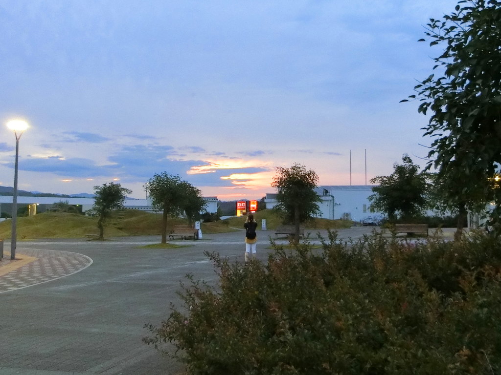 徹夜で移動中、キレイな朝焼けが… 徹夜で移動中、キレイな朝焼けが…