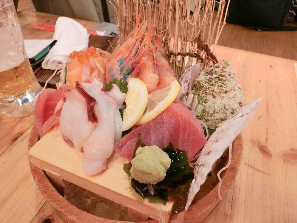 初日の夜は「目利きの銀次」で宴会 初日の夜は「目利きの銀次」で宴会