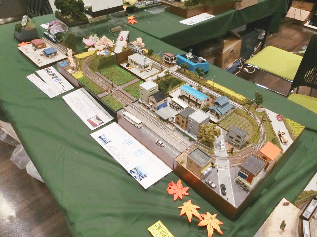 中央左側奥は単線モジュールの「いずっぱこ」コーナー 中央左側奥は単線モジュールの「いずっぱこ」コーナー