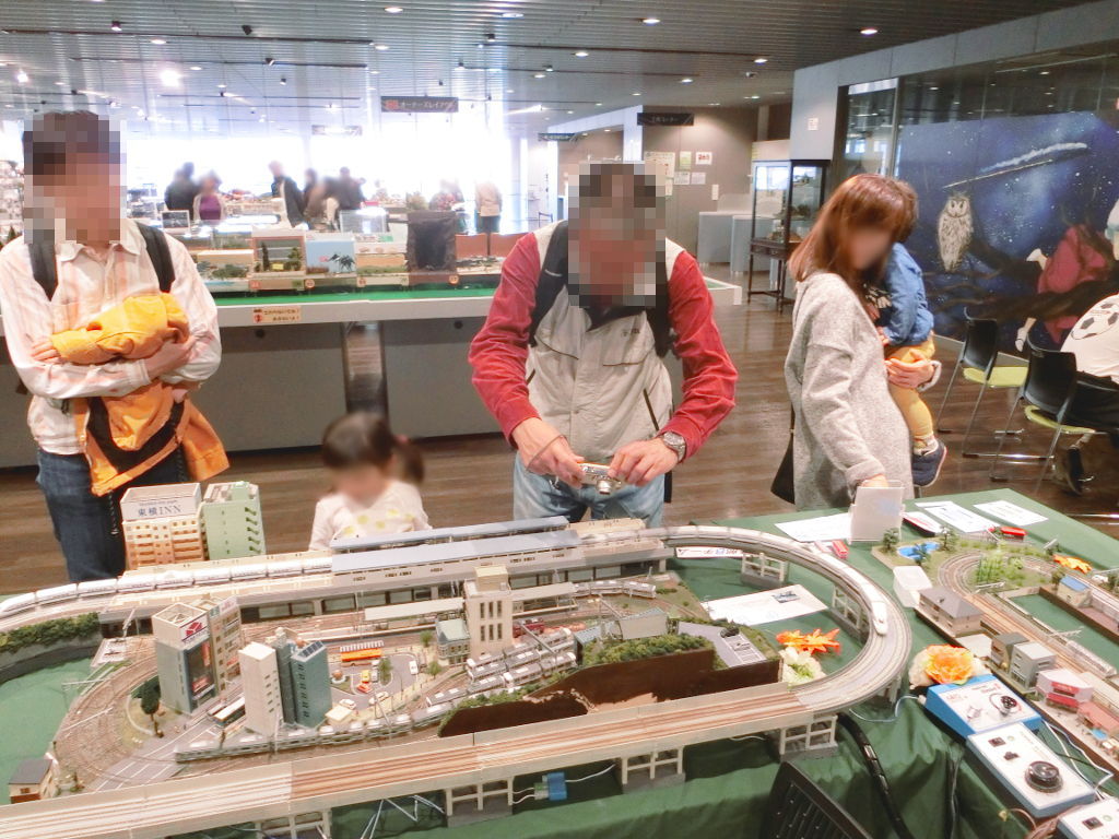 迫力満点の新幹線フル編成 迫力満点の新幹線フル編成