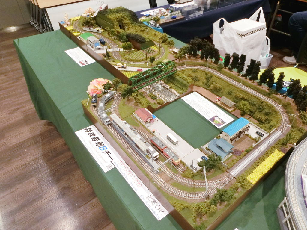 中央左側は単線モジュールのコーナー 中央左側は単線モジュールのコーナー