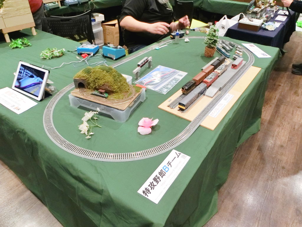 中央右側裏は「ボブ」隊員の展示コーナー 中央右側裏は「ボブ」隊員の展示コーナー