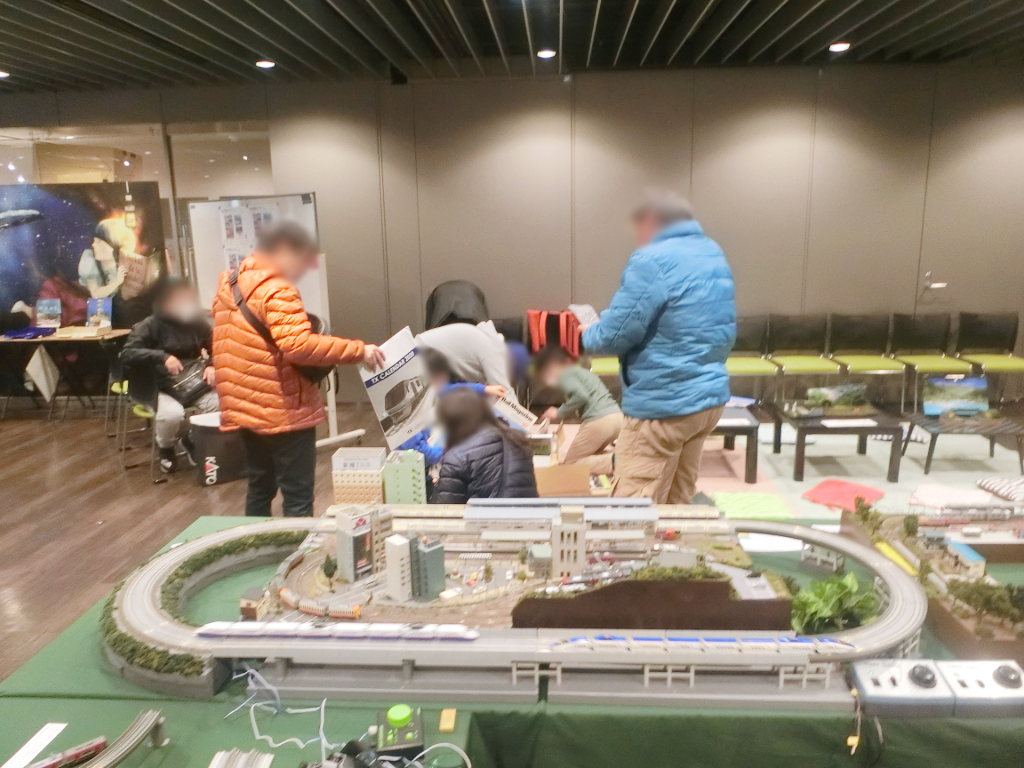 バーゲン会場か?(笑) バーゲン会場か?(笑)