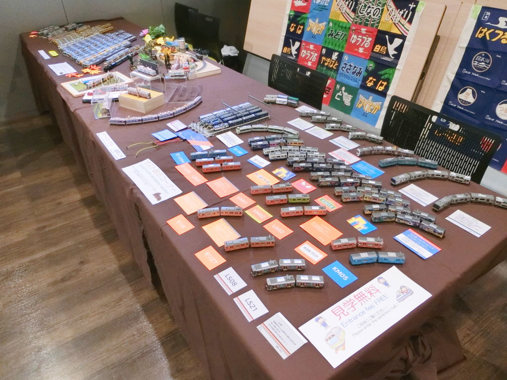 会場右側はゲスト展示コーナー 会場右側はゲスト展示コーナー