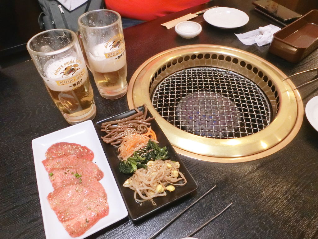 初日夜は近所の焼肉屋さんで 初日夜は近所の焼肉屋さんで