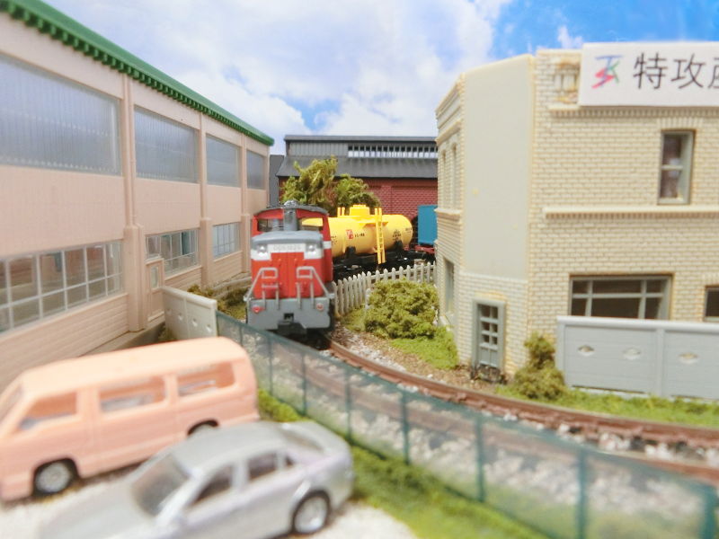 まりりんの作品会場へ まりりんの作品会場へ