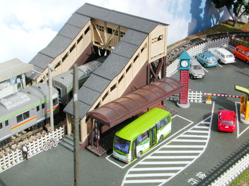 バス停と駐車場 バス停と駐車場