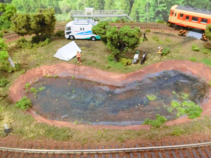 湖では釣りを楽しんでいます♪ 湖では釣りを楽しんでいます♪